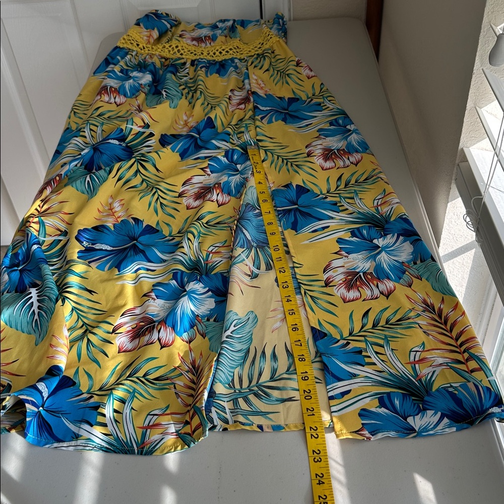 Floral Tropical Maxi Dress Smocked Back Flowy Size M - Picture 11 of 13